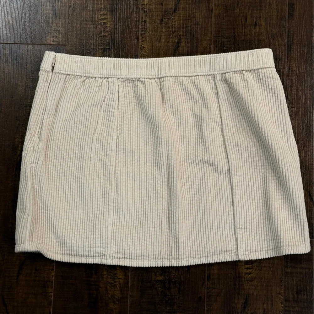 Women’s Aerie Corduroy Micro‎ Mini Skirt Cream Size Small